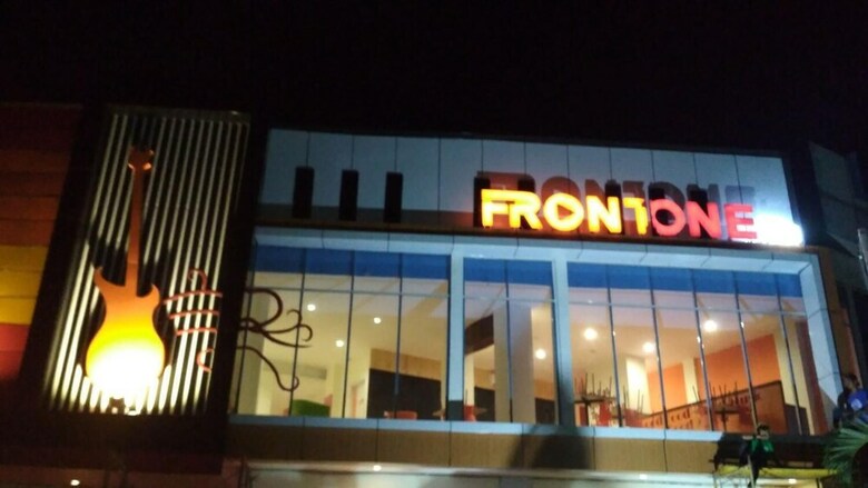 Hotel Front One Inn Muntilan