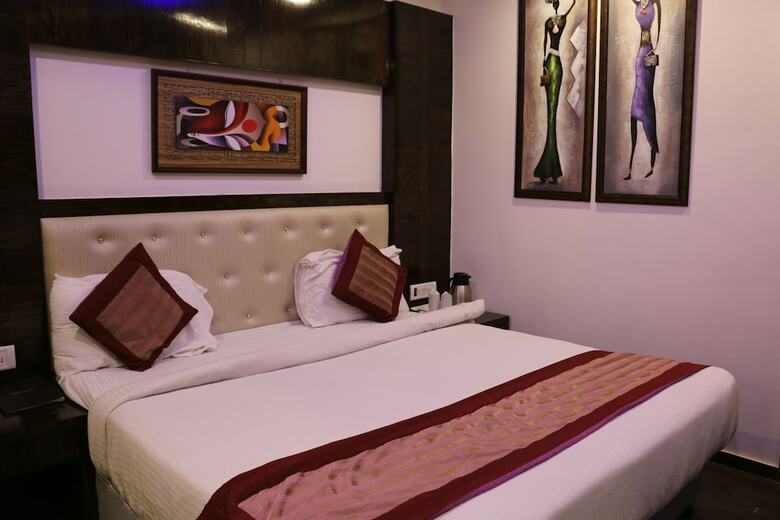 Hotel Check In Room New Delhi Railway Station