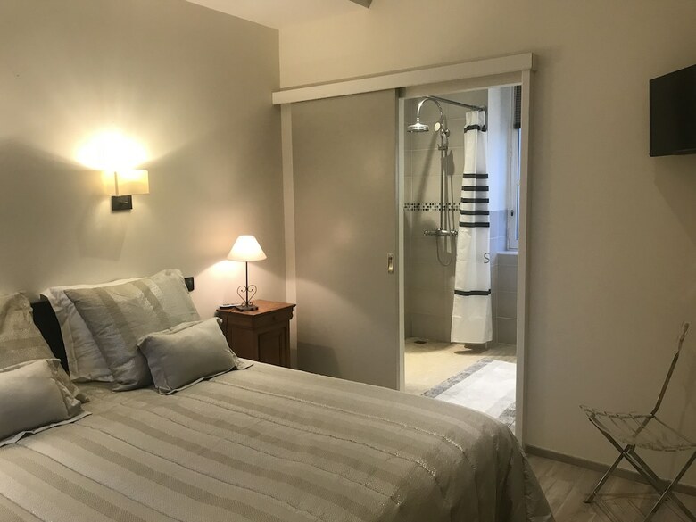 Hotel Le Manoir de B�a - In A Rural Location