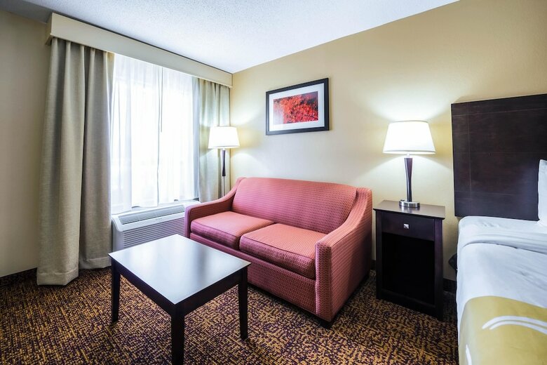 Hotel Quality Inn & Suites