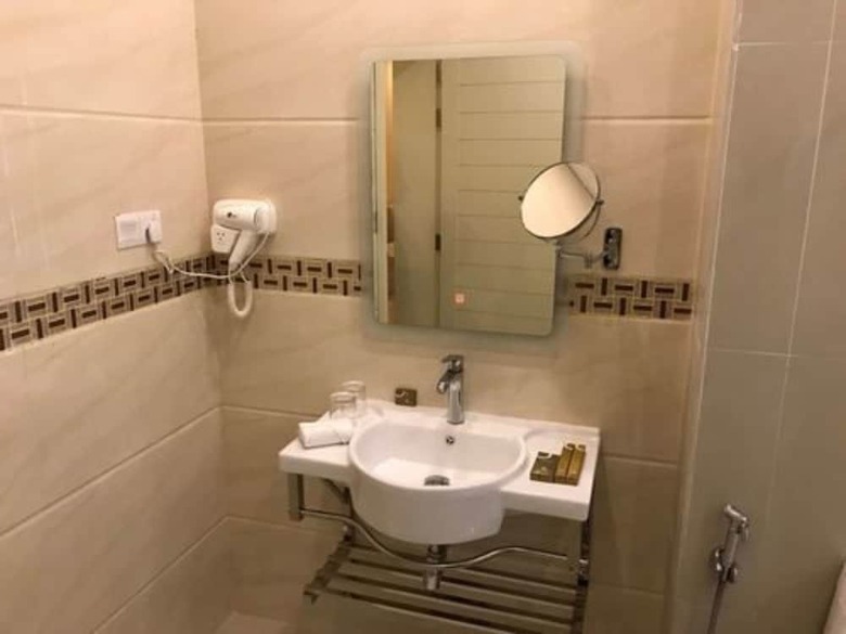 Grandeeza Luxury Hotel