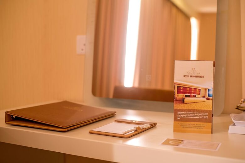 Grandeeza Luxury Hotel
