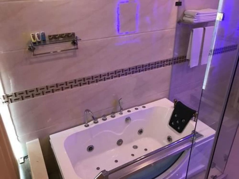Grandeeza Luxury Hotel