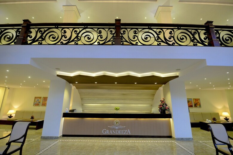 Grandeeza Luxury Hotel