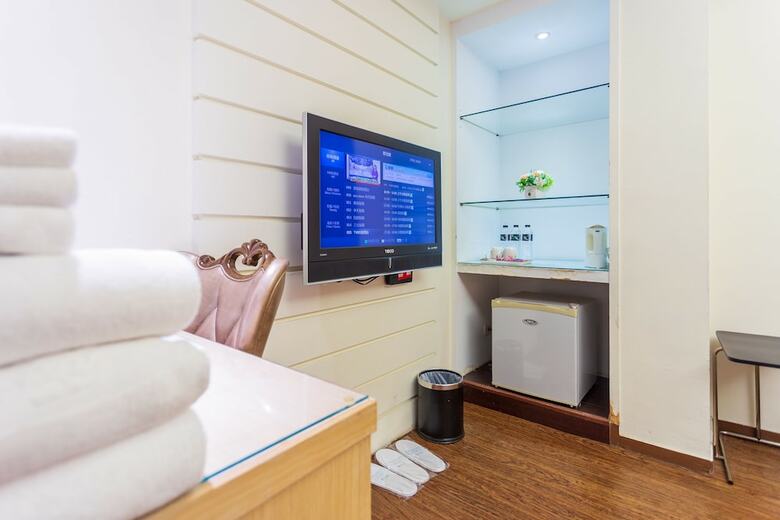 New Rise Hotel