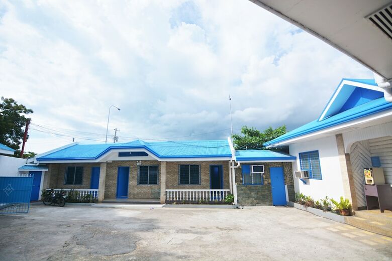 Hotel Highway To H Inn - Totolan