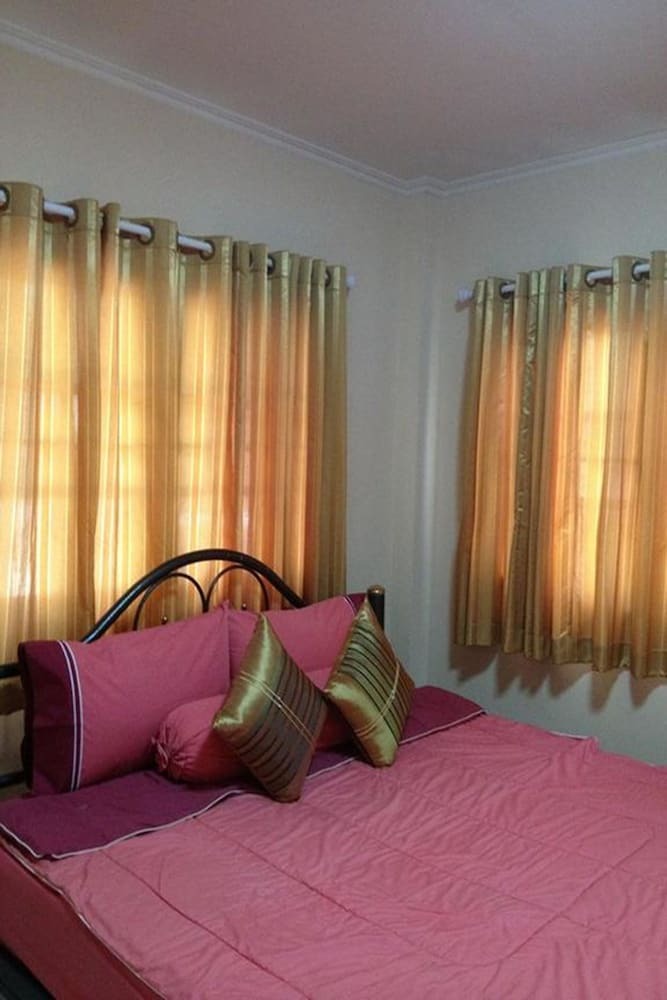Hotel Baan Golden Resort
