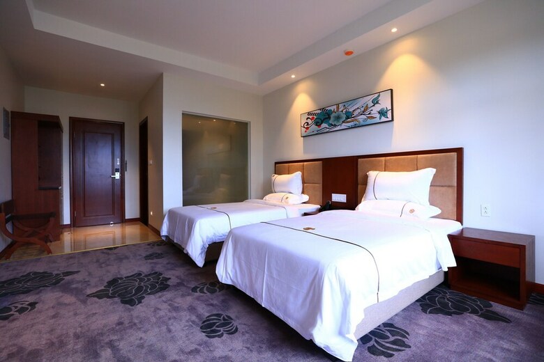 Tf Seaside Hotel