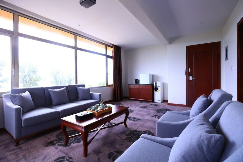 Tf Seaside Hotel