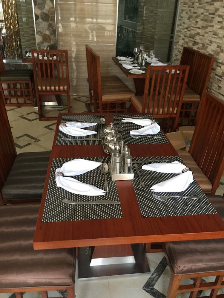 Zimbo Golden Hotel