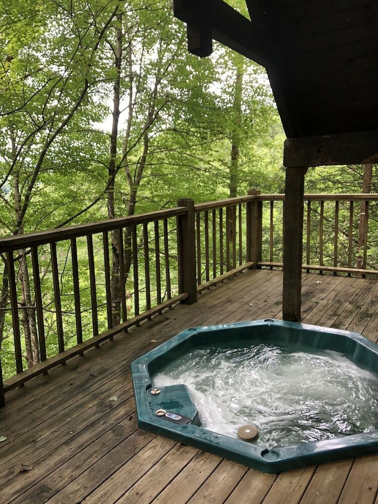 Bed & Breakfast Gatlinburg Adventure Cabins