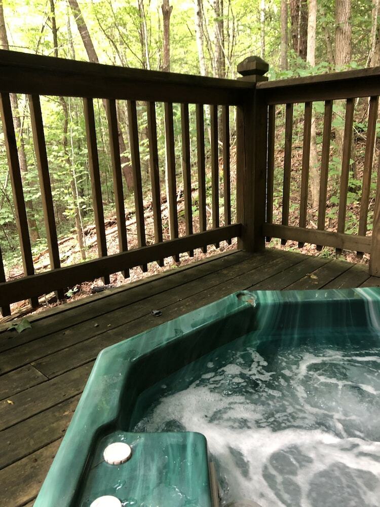Bed & Breakfast Gatlinburg Adventure Cabins