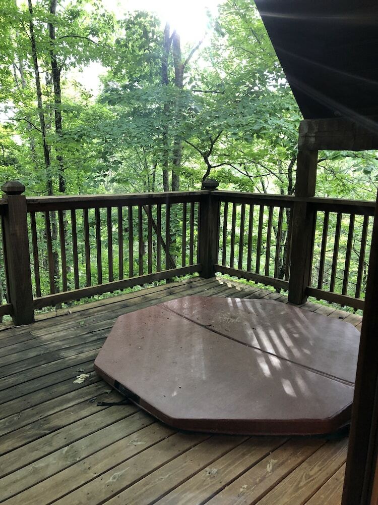Bed & Breakfast Gatlinburg Adventure Cabins