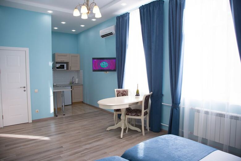 Leto Apartments