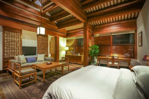 Qiwanglou Hotel
