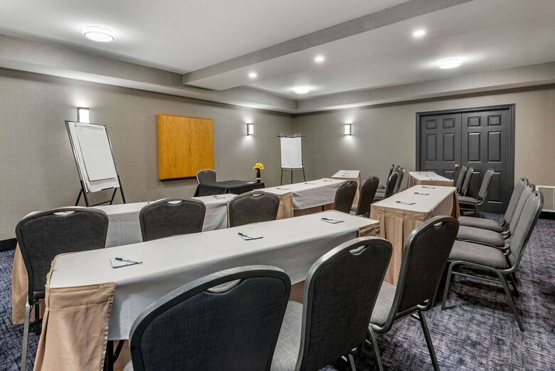 Hotel Quality Inn & Suites
