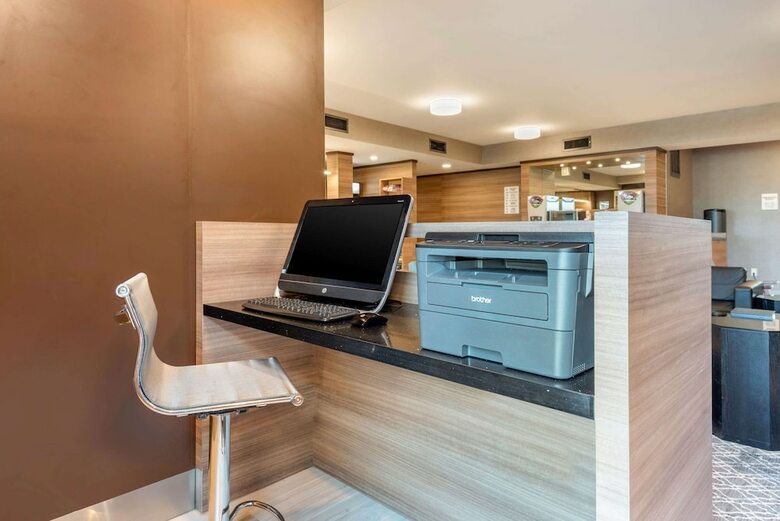 Hotel Quality Inn & Suites