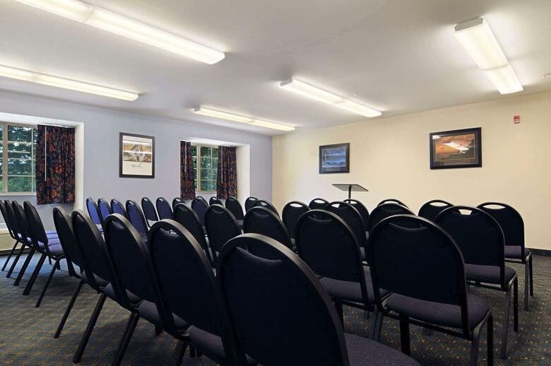 Hotel Microtel Inn & Suites By Wyndham Estevan
