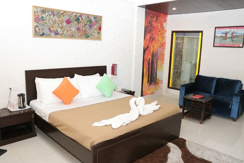 Hotel Maple Resort By Aamod