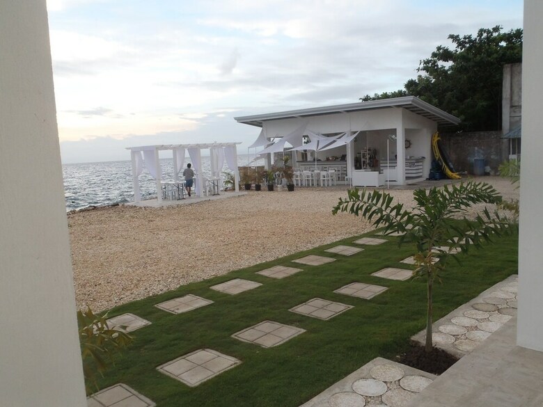 Hotel Seascape Resort Oslob