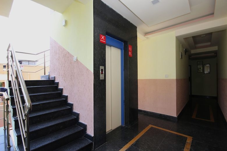 Hotel Oyo 4767 Royal Park