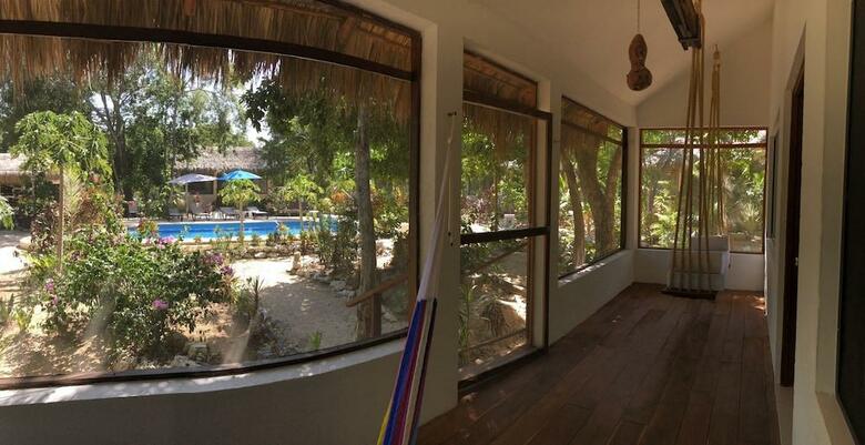 Hotel Maya Eco Village