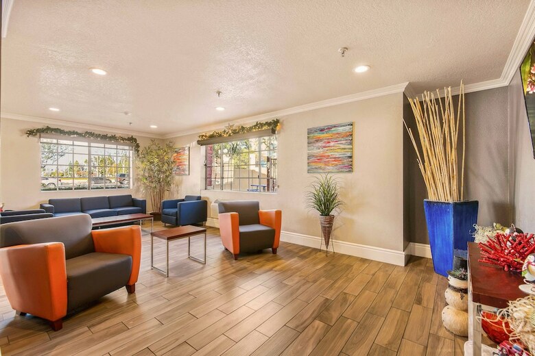 Surestay Hotel By Best Western Fontana
