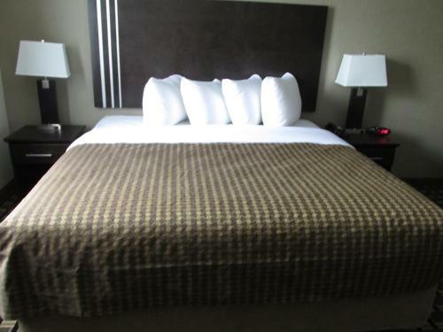 Hotel Sigma Inn & Suites