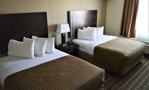 Hotel Sigma Inn & Suites