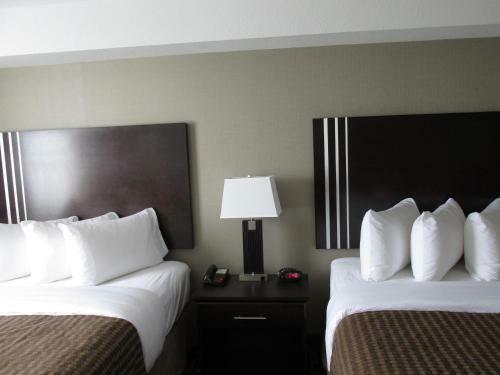 Hotel Sigma Inn & Suites