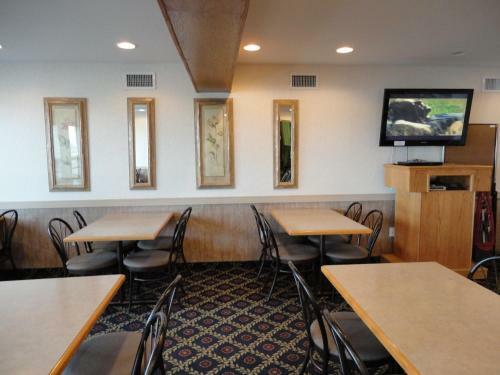 Hotel Perfect Inns & Suites