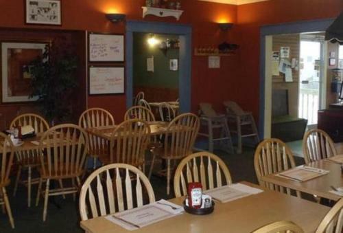 Settler's Inn & Motel