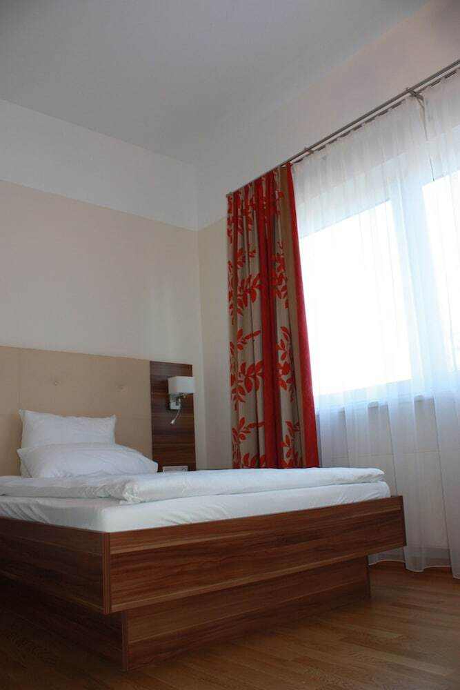 Hotel Boardinghaus Holledau Inn