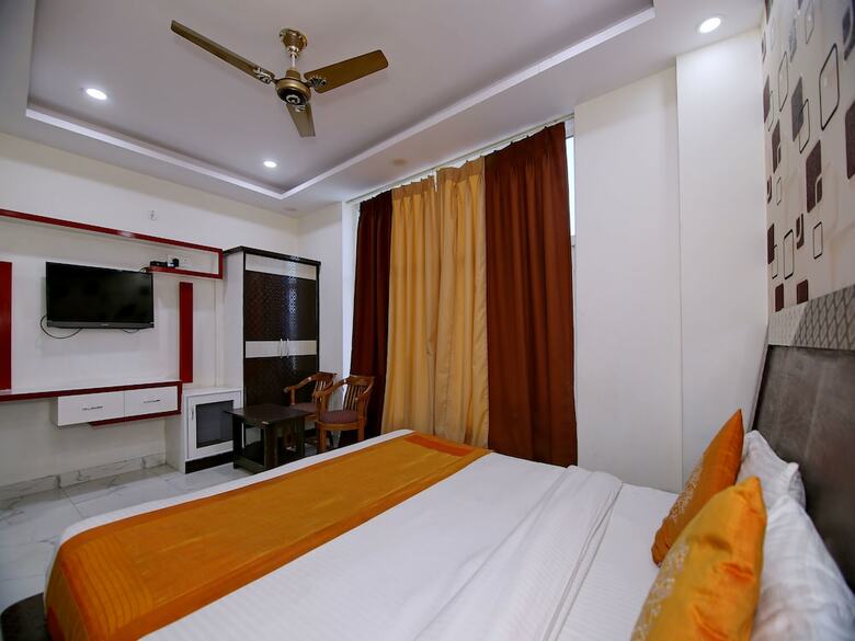 Oyo 8764 Hotel Green View Palace