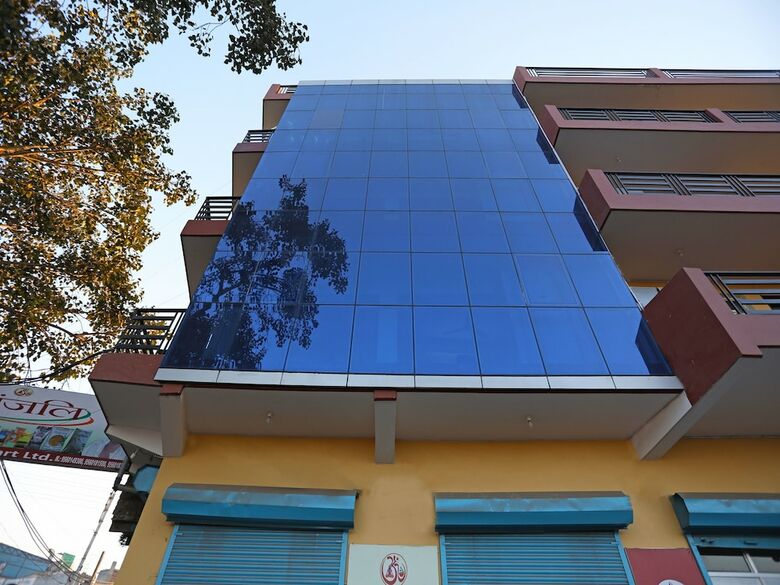 Oyo 10877 Hotel R K Residency