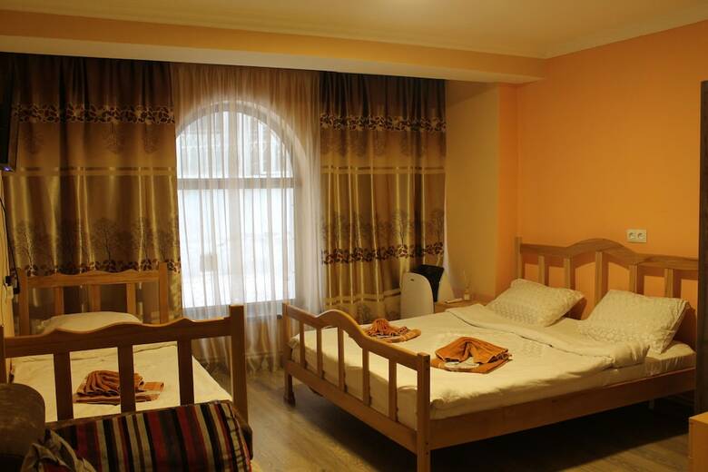 Hostal Old Yerevan Hostel & Tours