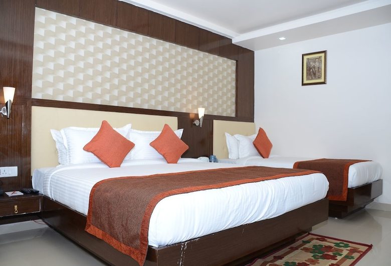 Hotel Vaishnavi Clarks Inn Buxar
