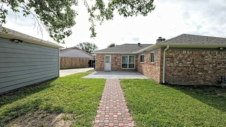 15206 Ridingwood Dr.