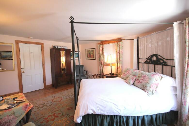 Bed & Breakfast Highland Lake Inn