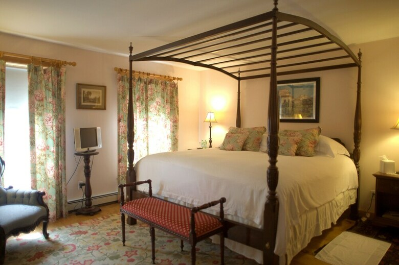 Bed & Breakfast Highland Lake Inn