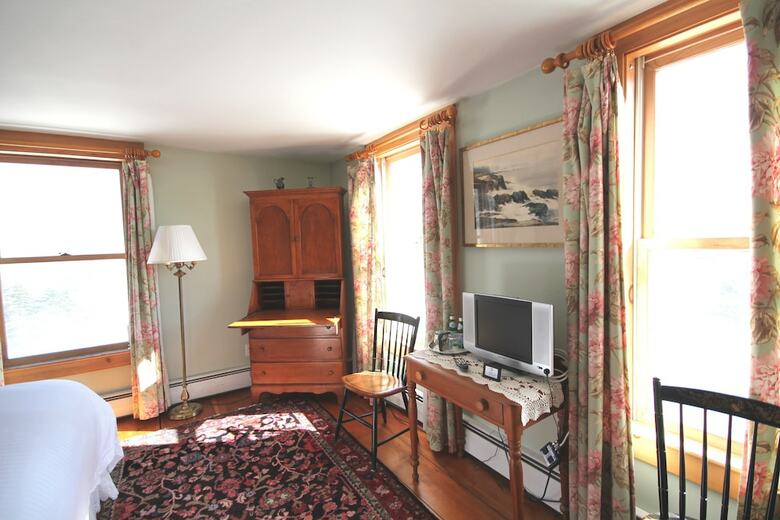 Bed & Breakfast Highland Lake Inn