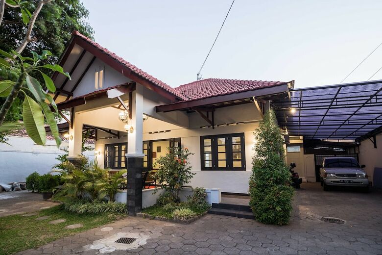 Bed & Breakfast Ndalem Sarengat
