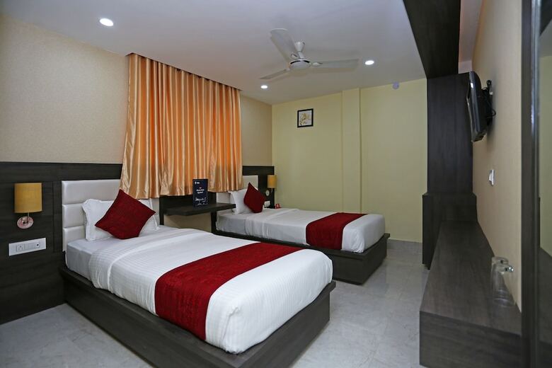 Oyo 6709 Hotel L N International