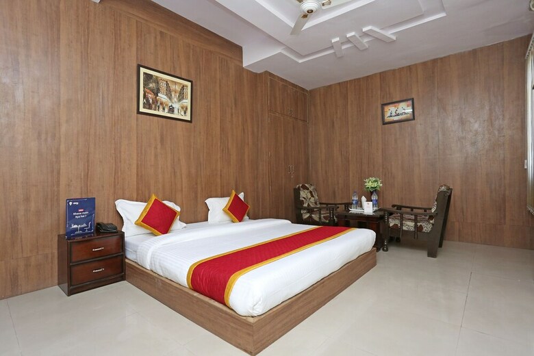 Oyo 9558 Hotel Chhavi Holidays