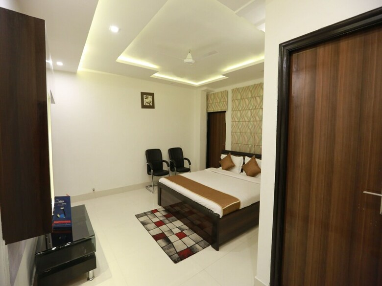 Oyo 8837 Hotel Surya Galaxy