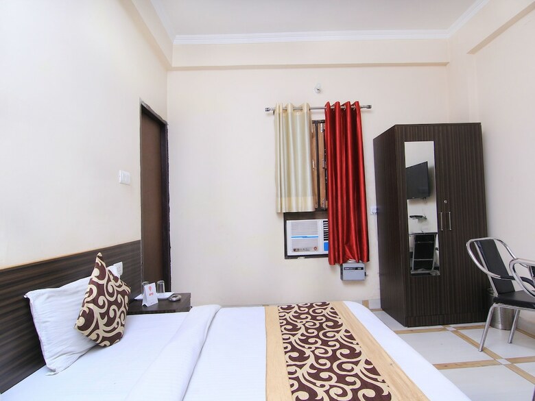 Hotel Oyo 8243 Climat Inn