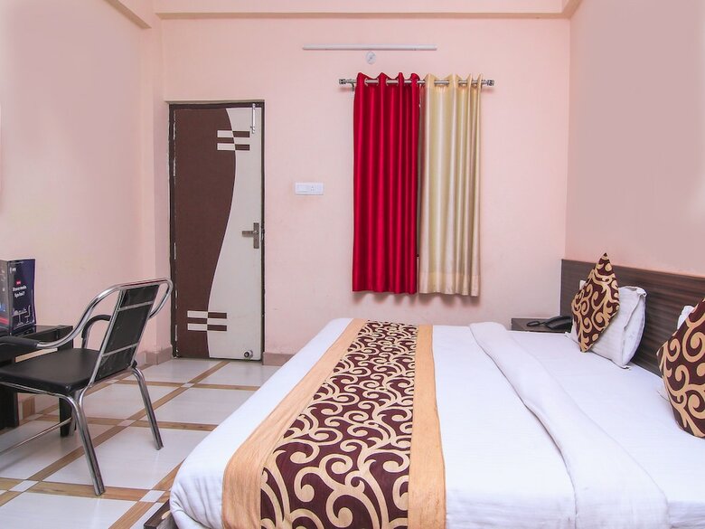 Hotel Oyo 8243 Climat Inn
