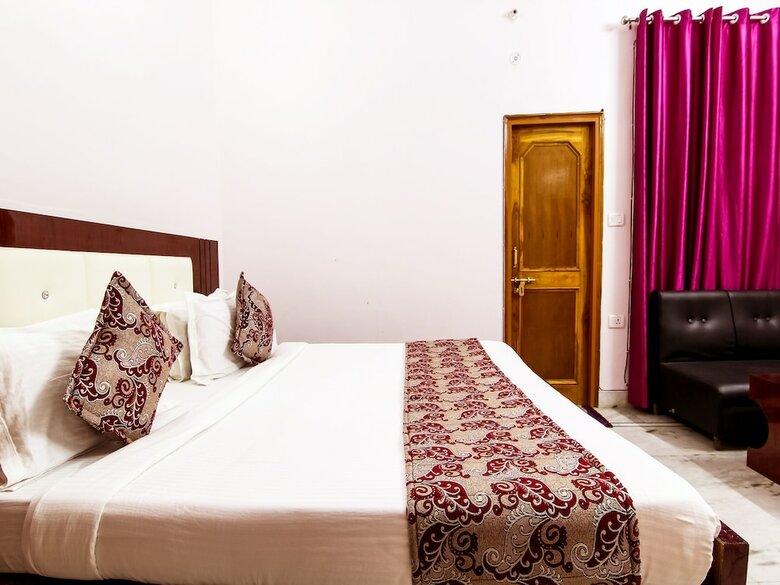 Oyo 9008 Hotel Jmd Inn