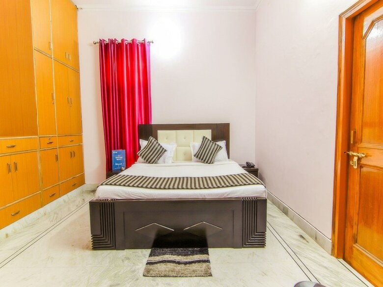 Oyo 9008 Hotel Jmd Inn