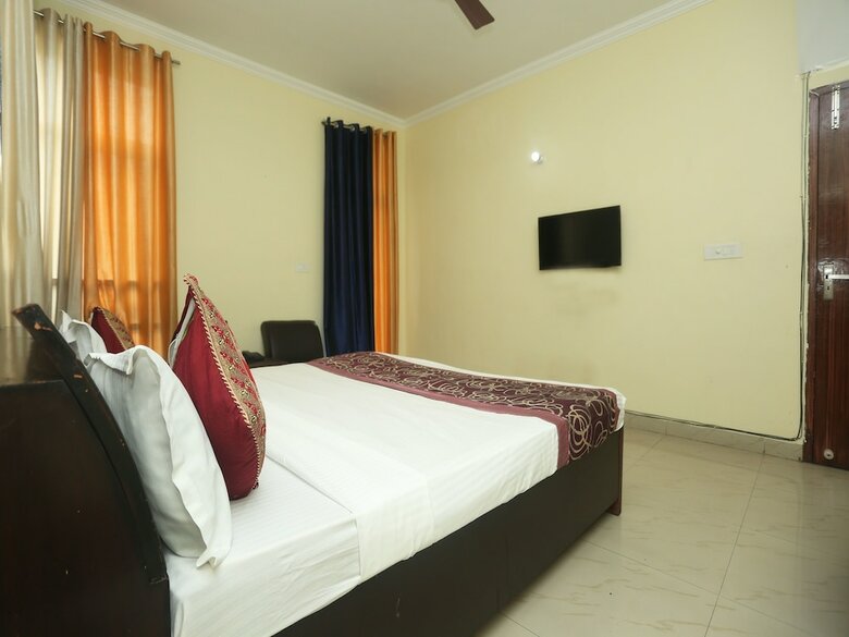 Hotel Oyo 5285 Apartment Impact Associates